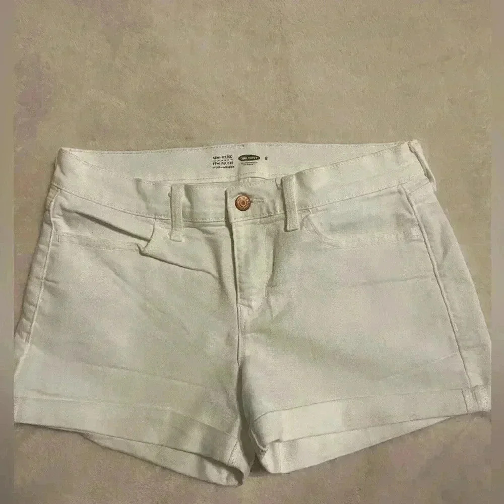 Old Navy Semi Fitted stretch white denim shorts four pockets & cuffs size 8